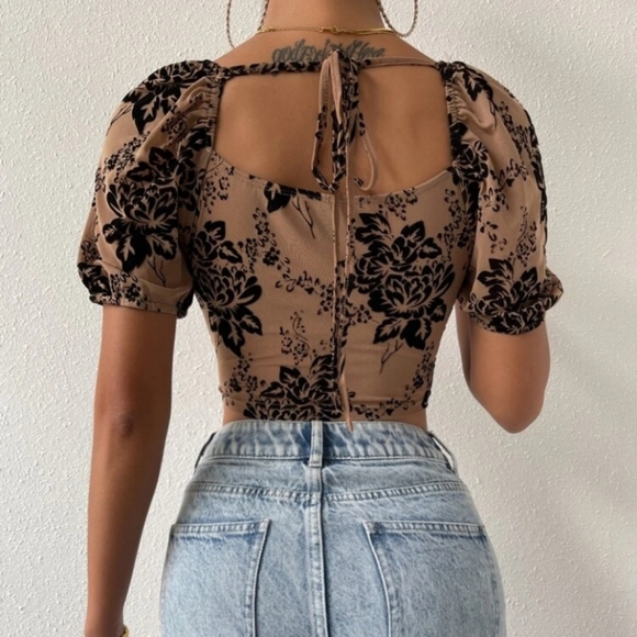 SHEIN MEDIUM FLORAL CROP TOP - Picture 2 of 7